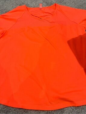 Under Armour Neon Orange HeatGear Short Sleeve Active Top